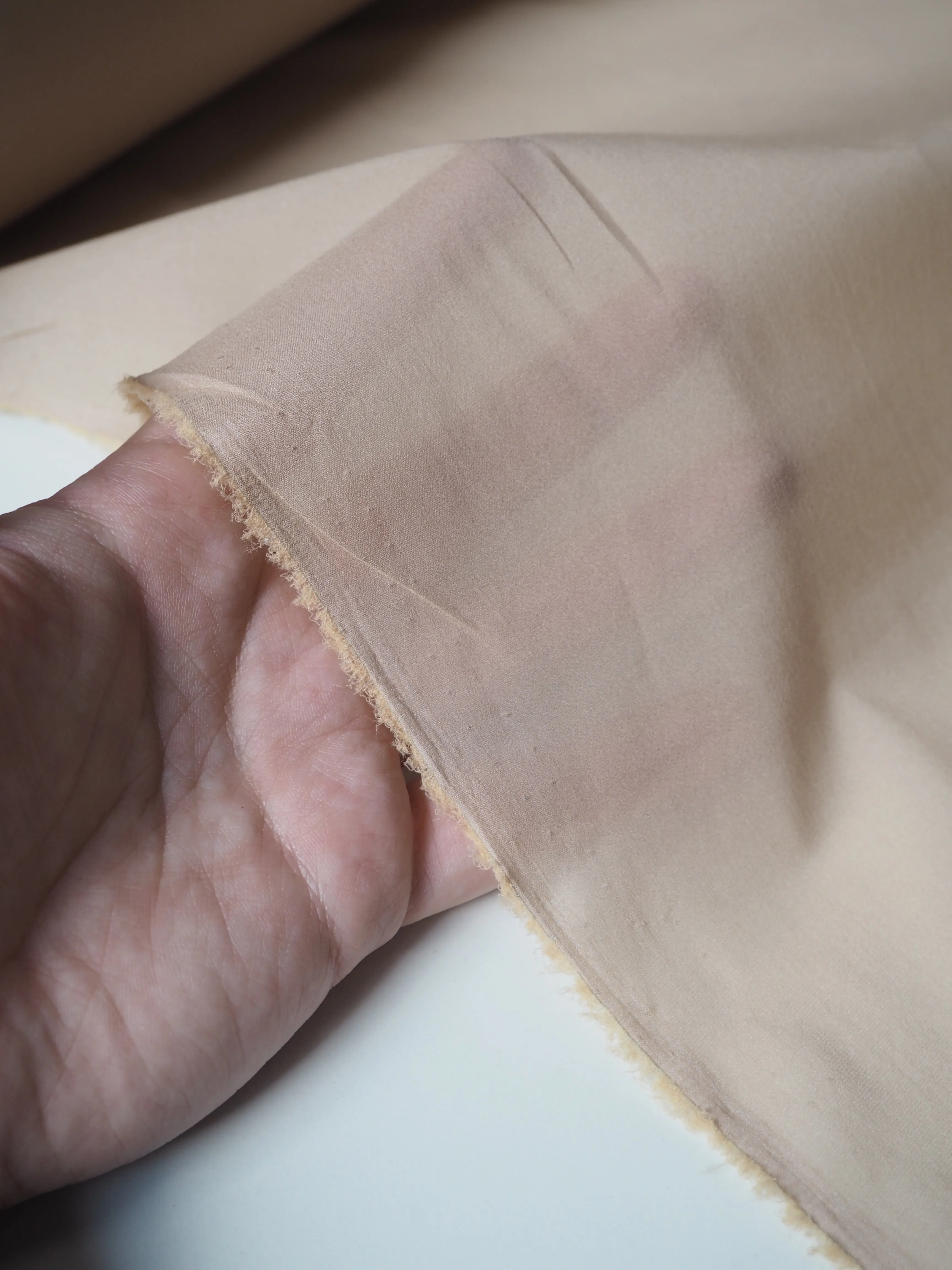 Beige Stretch Silk/Acetate Chiffon Lining