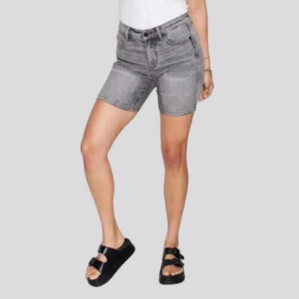 High-waist grey jean shorts for ladies