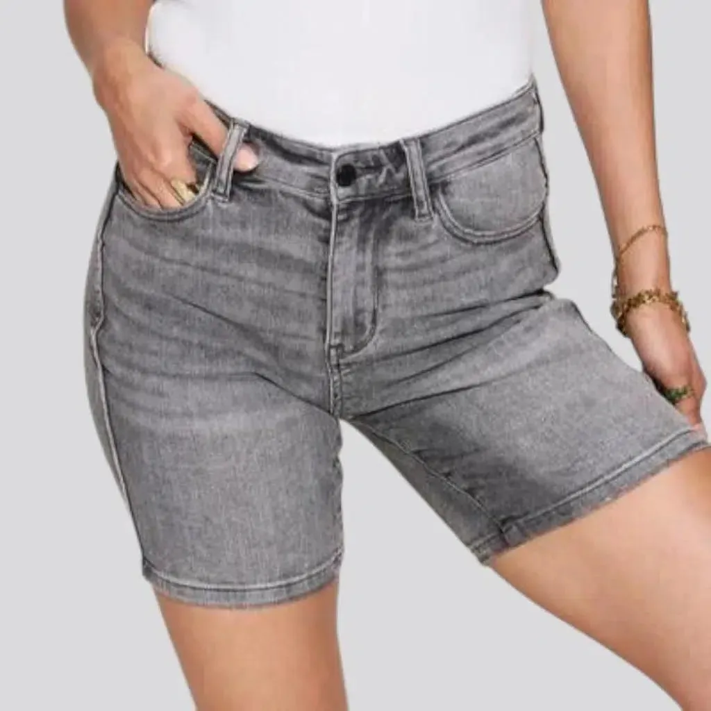 High-waist grey jean shorts for ladies