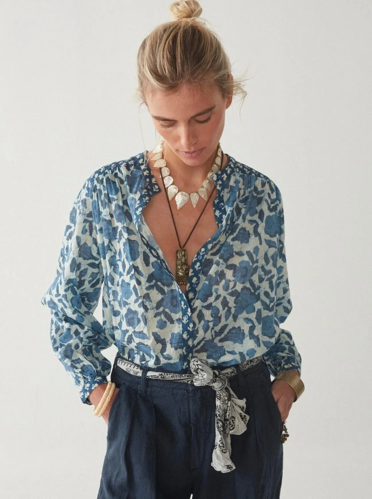 MAISON HOTEL BEATRICE BLOUSE IN BLUE LAGOON