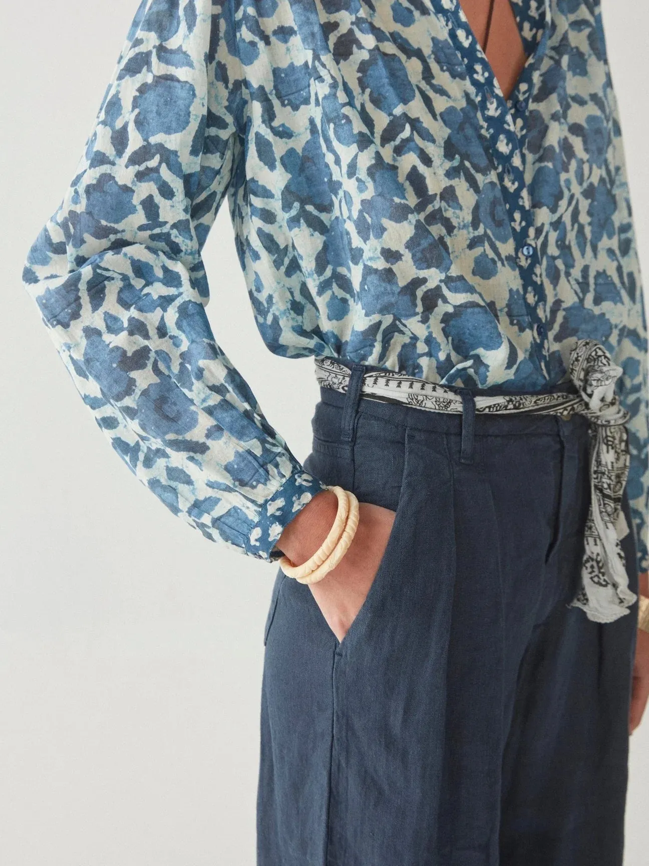 MAISON HOTEL BEATRICE BLOUSE IN BLUE LAGOON