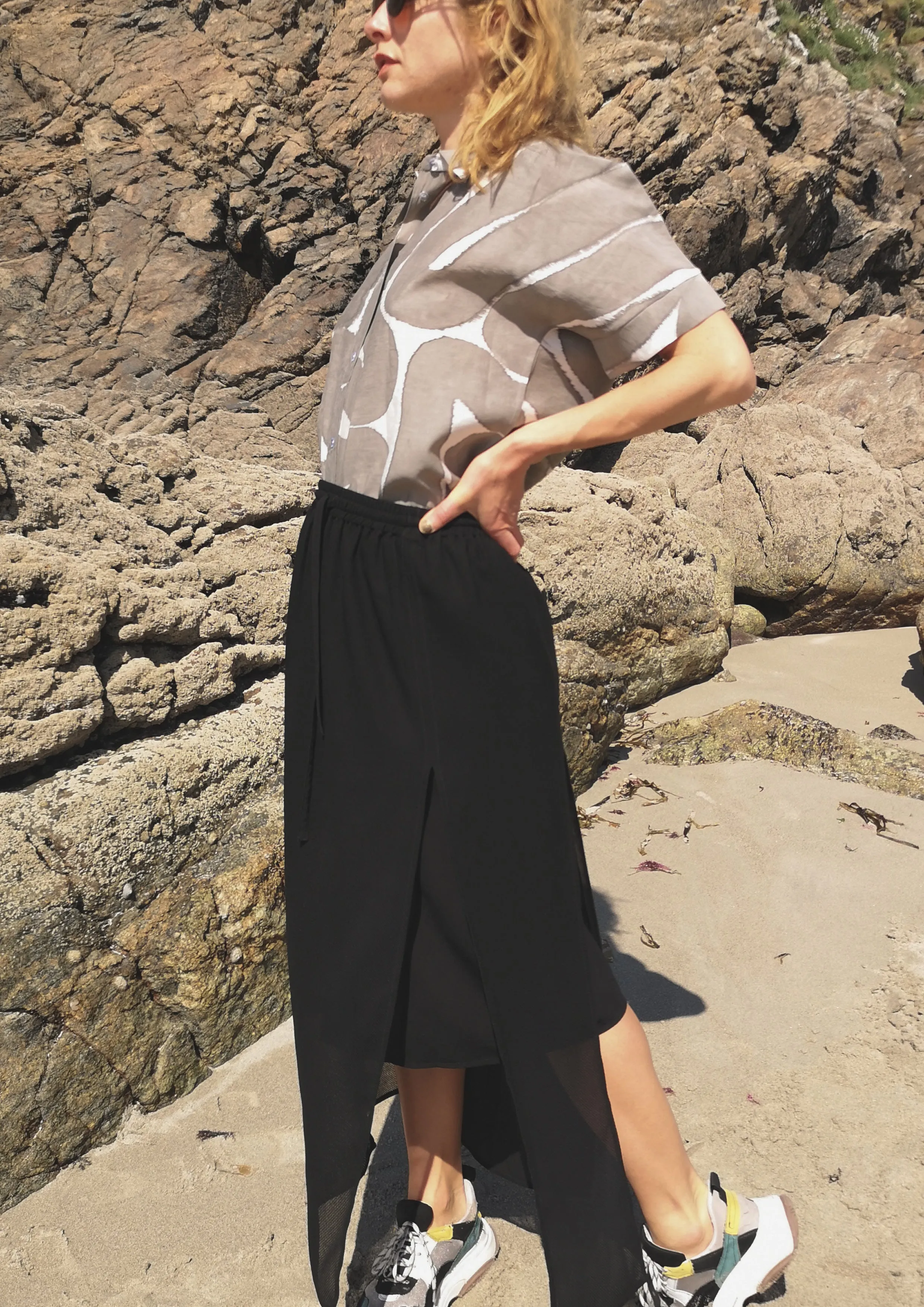 SKIRT LONG - SIDE SLOTS - AIRY MESH black